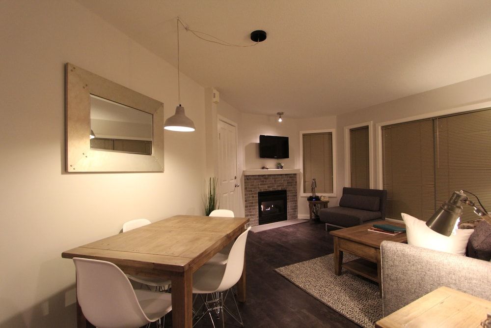 Deluxe Condo, 2 Bedrooms, Hot Tub