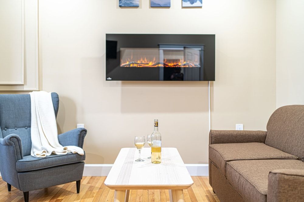 Riverside Inn Standard Suite 3