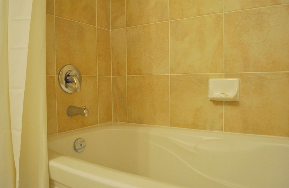 Livingsuites Toronto - 20 Blue Jays Way Deluxe Suite, 1 Bedroom (CN Tower View) 13