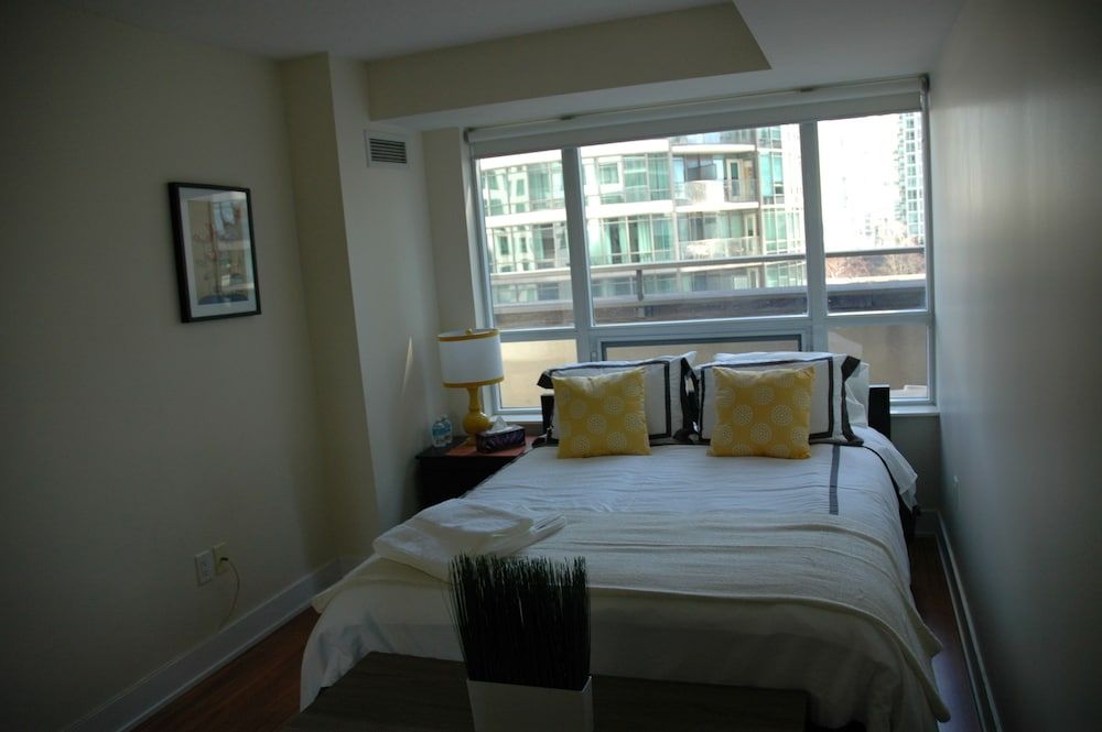 undefined Livingsuites Toronto - 20 Blue Jays Way 3