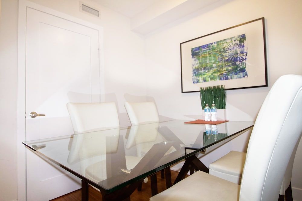 undefined Livingsuites Toronto - 20 Blue Jays Way 5