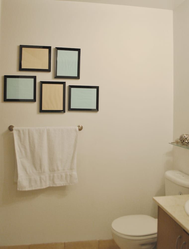 Livingsuites Toronto - 20 Blue Jays Way Deluxe Suite, 1 Bedroom (CN Tower View) 11