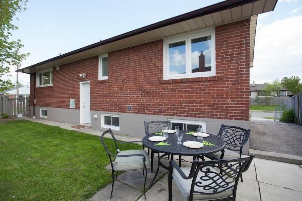 undefined Beautiful Detached 6 Bedroom House 3