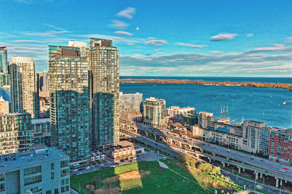 undefined Downtown Toronto Luxury Suites