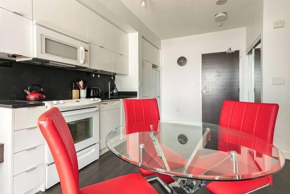 undefined Downtown Toronto Luxury Suites 10