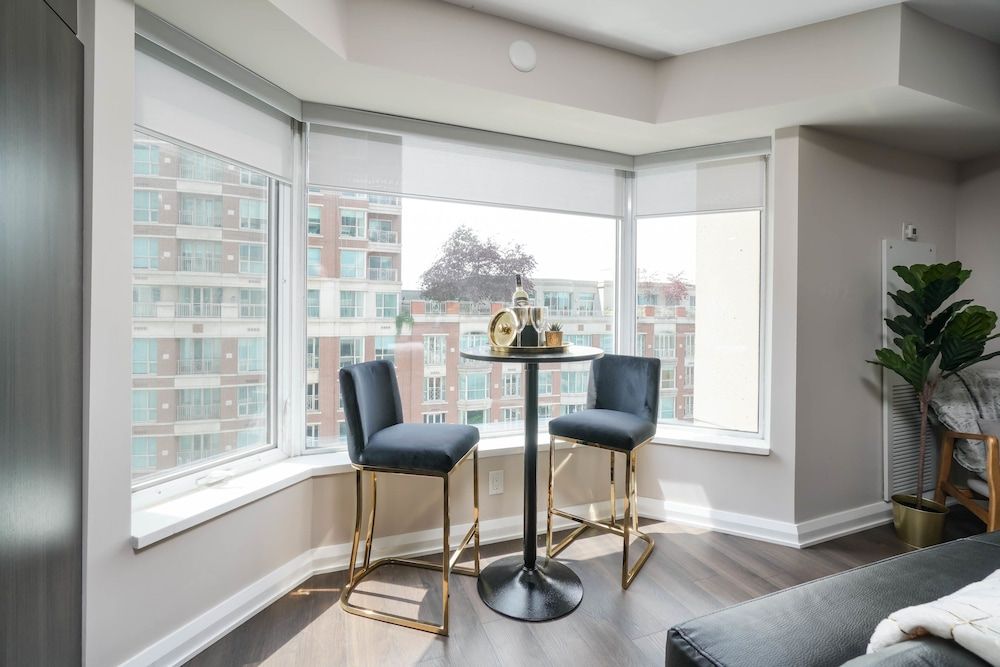 QuickStay Yorkville Condo - Yonge & Bloor Luxury Condo, 1 Queen Bed with Sofa bed, Non Smoking 13