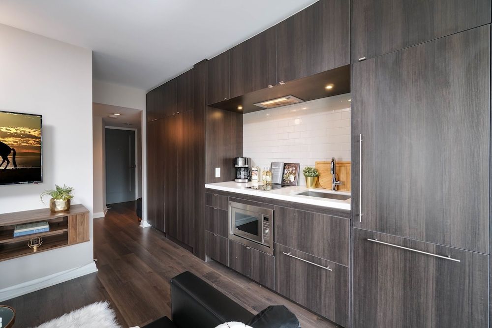 QuickStay Yorkville Condo - Yonge & Bloor Luxury Condo, 1 Queen Bed with Sofa bed, Non Smoking 14