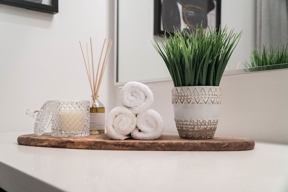 QuickStay Yorkville Condo - Yonge & Bloor Luxury Condo, 1 Queen Bed with Sofa bed, Non Smoking 10