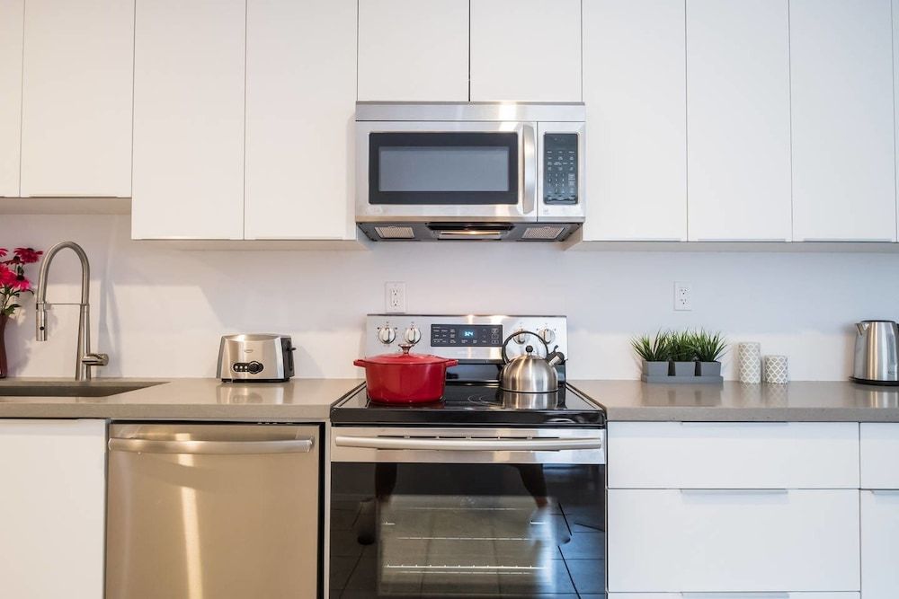 undefined Chic & Central 3-bedroom in Little Italy 3