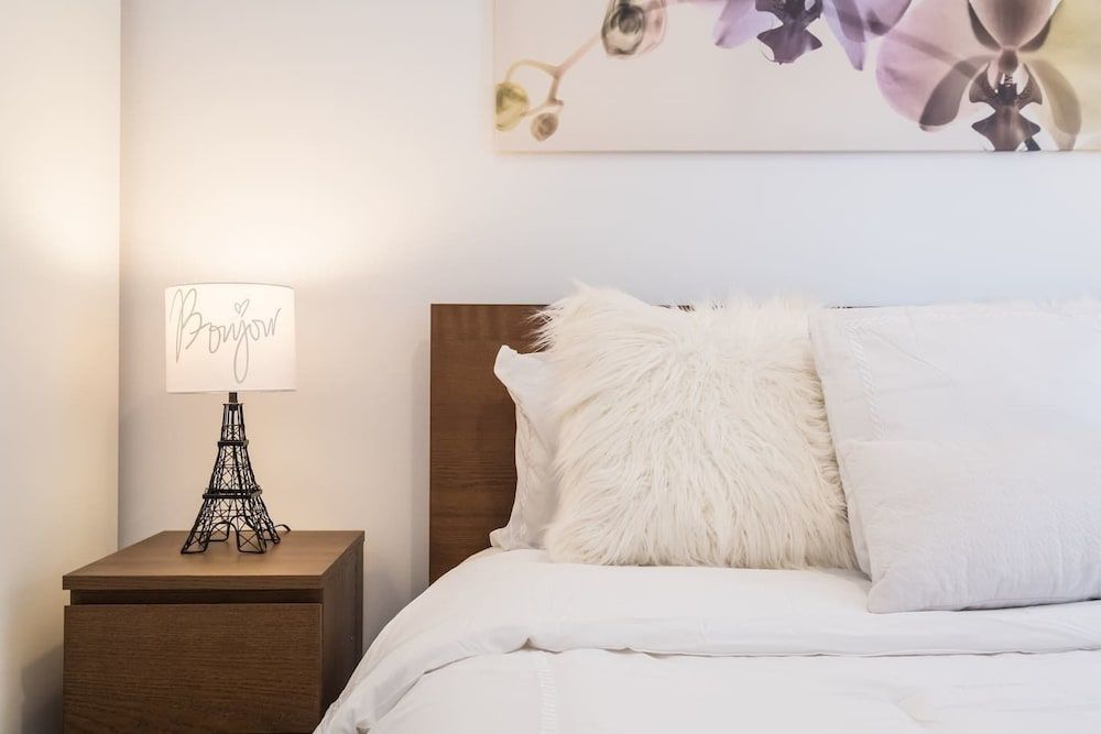 Chic & Central 3-bedroom in Little Italy House (3 Bedrooms) 7