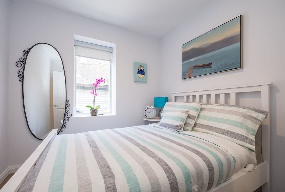 undefined Chic & Central 3-bedroom in Little Italy 9