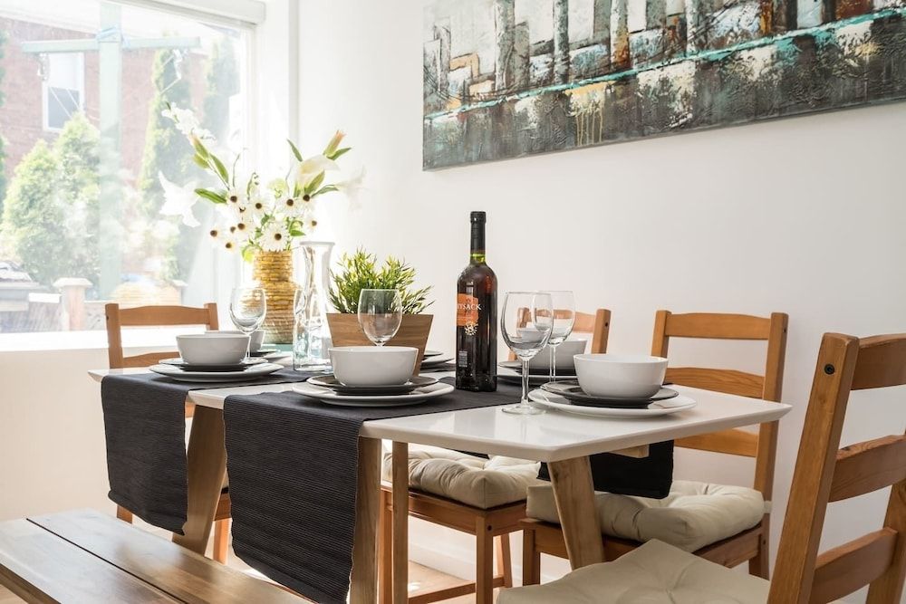 undefined Chic & Central 3-bedroom in Little Italy 5