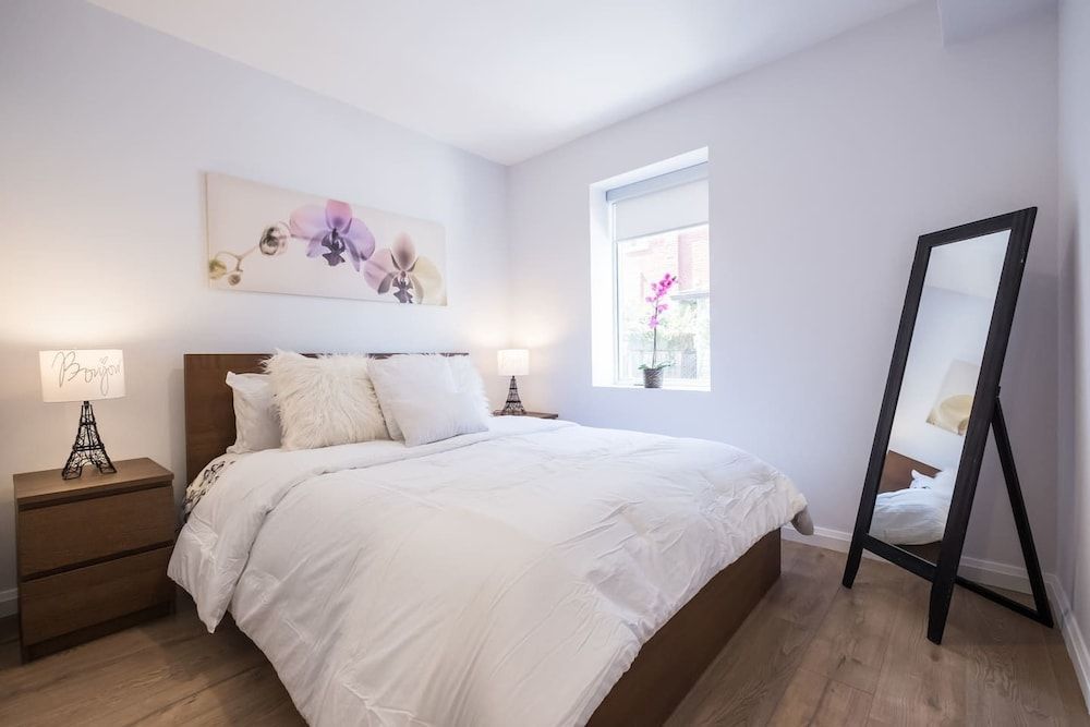 undefined Chic & Central 3-bedroom in Little Italy 7