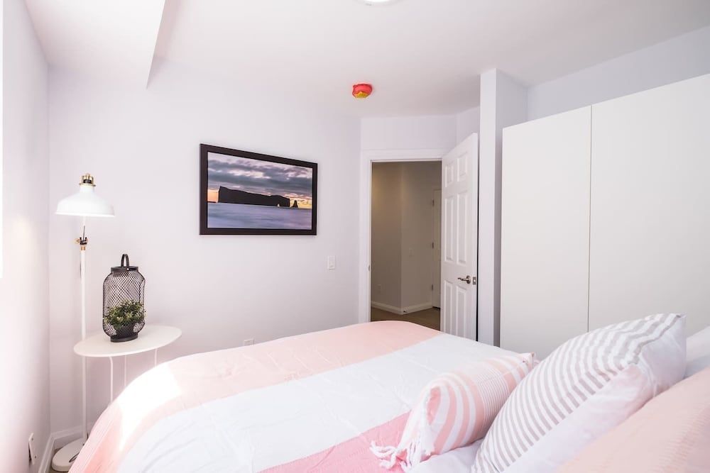 Chic & Central 3-bedroom in Little Italy House (3 Bedrooms) 6