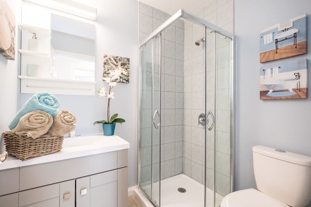 Chic & Central 3-bedroom in Little Italy House (3 Bedrooms) 9