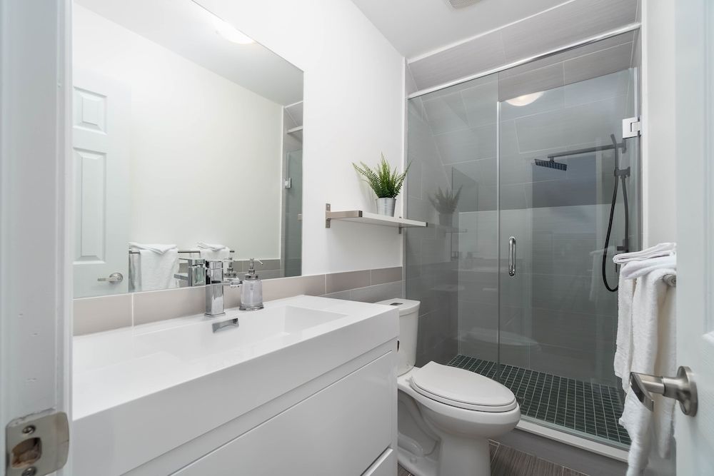 The Jameson Stays Comfort Townhome, 1 Queen Bed with Sofa bed, Non Smoking 5