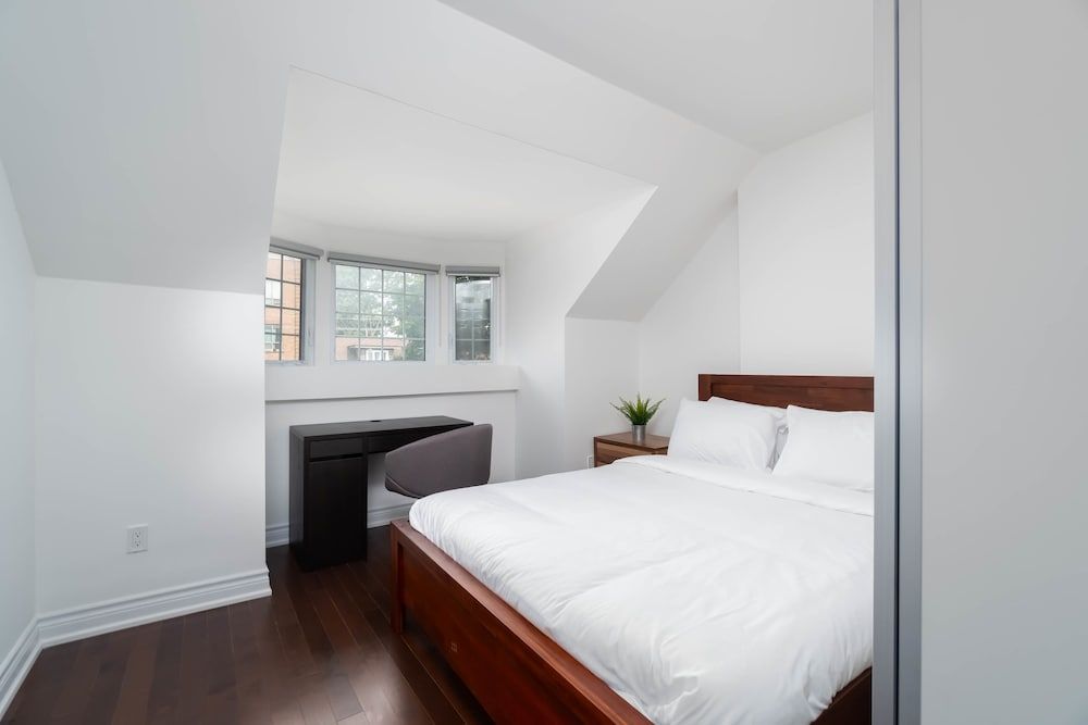 The Jameson Stays Comfort Townhome, 1 Queen Bed with Sofa bed, Non Smoking 4