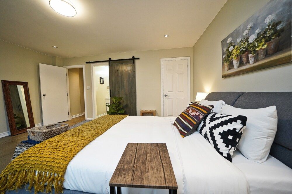 undefined The Bloorcourt Stays 4