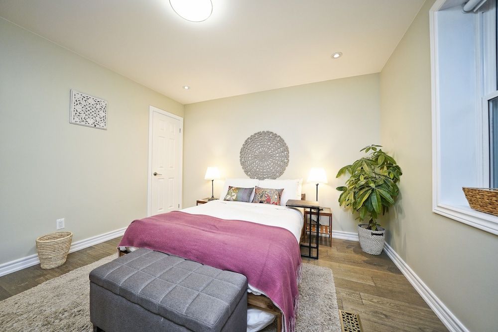 undefined The Bloorcourt Stays 8