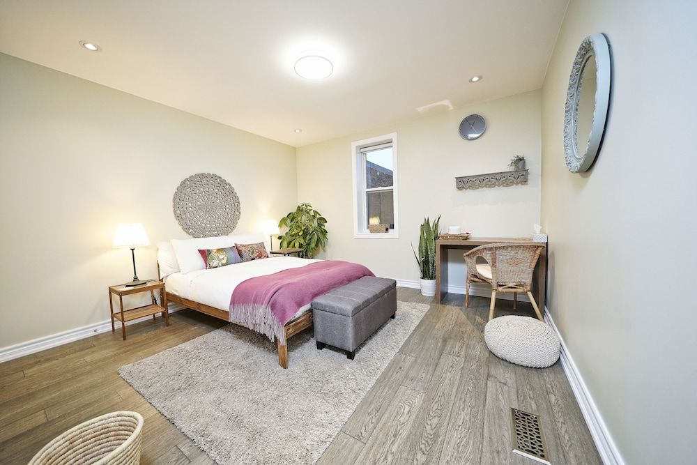 undefined The Bloorcourt Stays 5