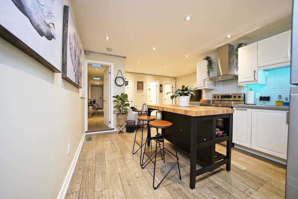 undefined The Bloorcourt Stays 6