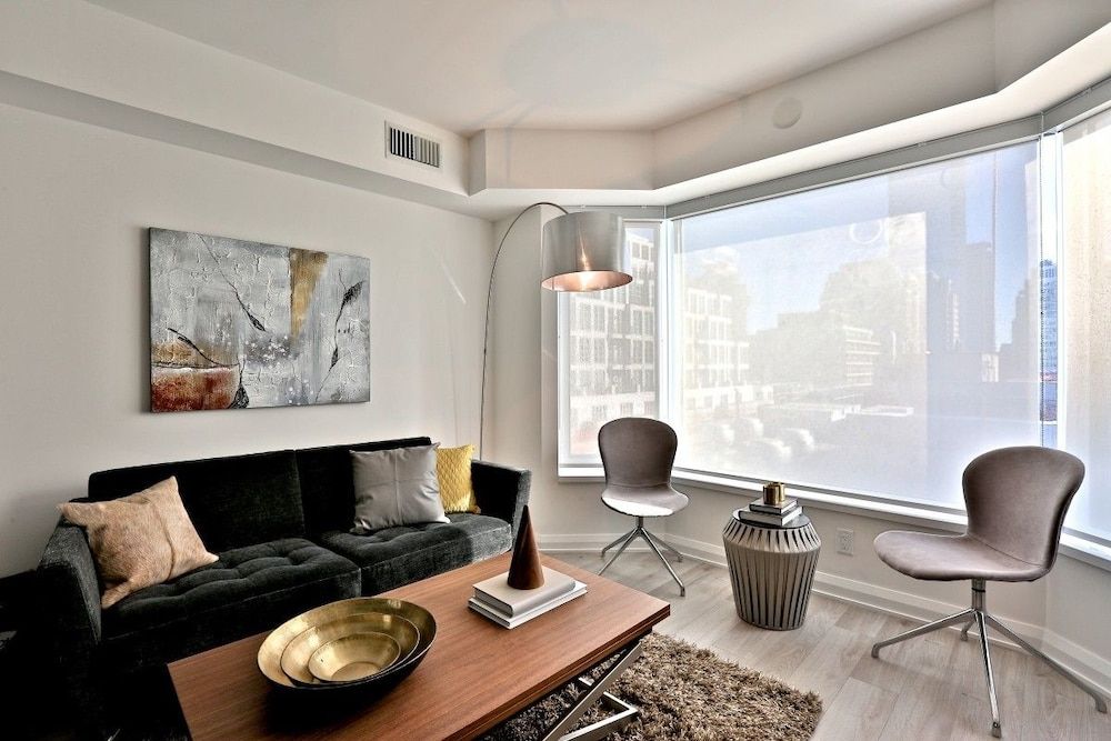 undefined AMAZING SUITES IN YORKVILLE 7