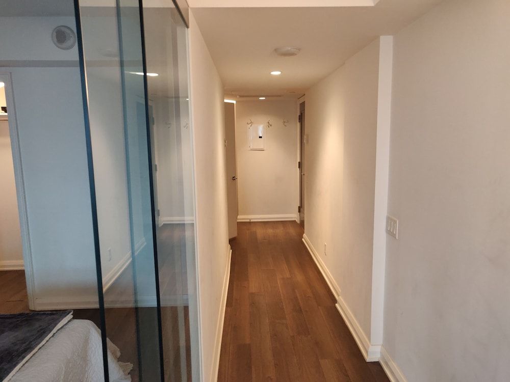 undefined AMAZING SUITES IN YORKVILLE 6