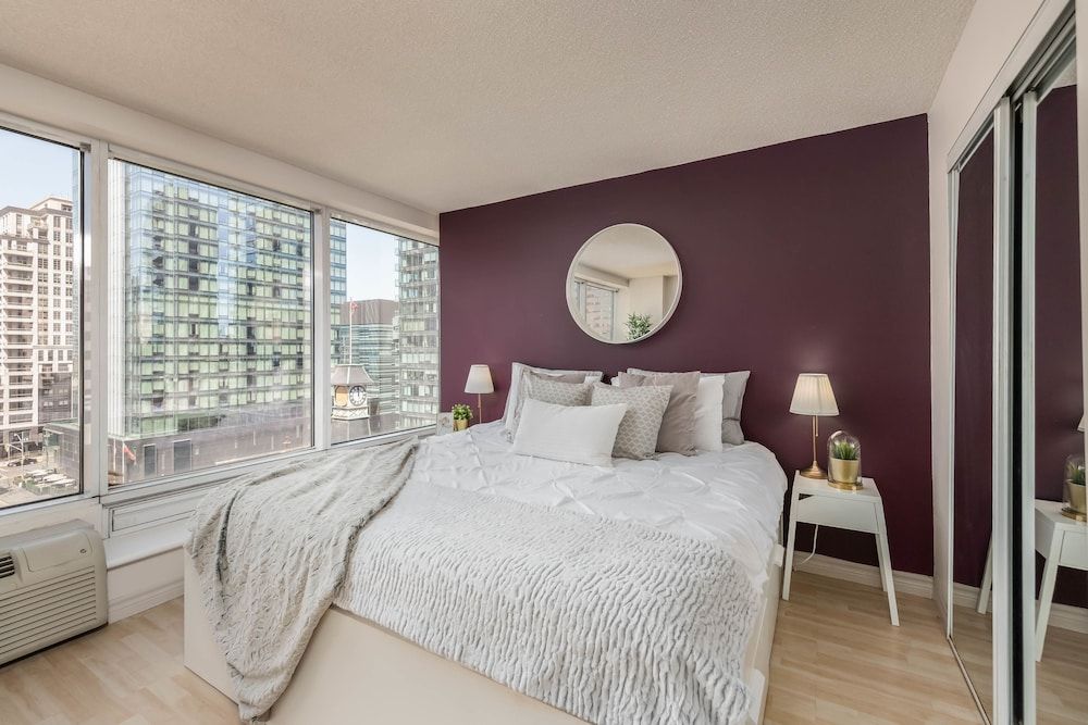 undefined Corner Suite - Yonge & Bloor