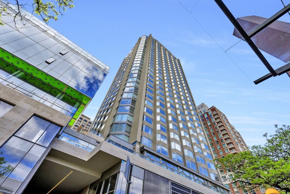 undefined Corner Suite - Yonge & Bloor 2