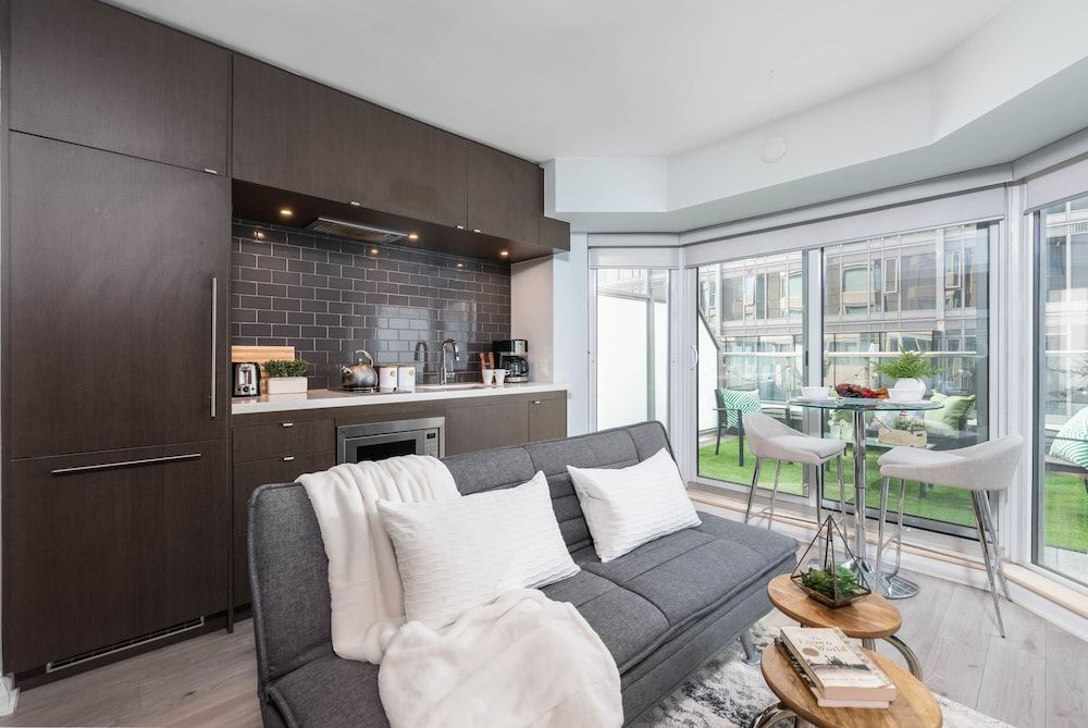 QuickStay Yorkville Paradise - Yonge & Bloor Luxury Condo, 1 Queen Bed with Sofa bed, Non Smoking 18