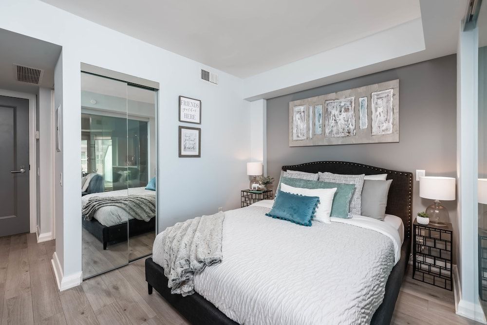 QuickStay Yorkville Paradise - Yonge & Bloor Luxury Condo, 1 Queen Bed with Sofa bed, Non Smoking 7