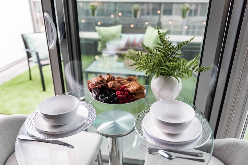 QuickStay Yorkville Paradise - Yonge & Bloor Luxury Condo, 1 Queen Bed with Sofa bed, Non Smoking 9