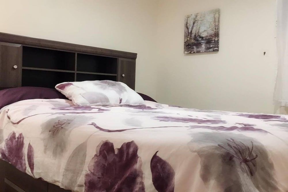 undefined Retreat to a Beautiful Suite in Toronto 8