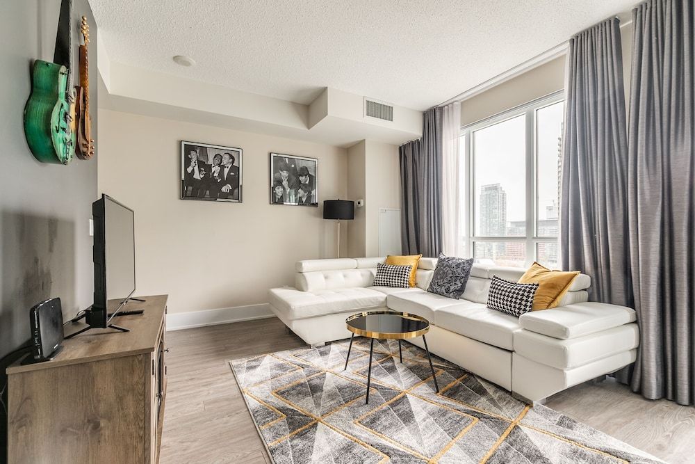 GLOBALSTAY. Modern Downtown Apartments Business Apartment, 1 Bedroom, Kitchen, City View 7