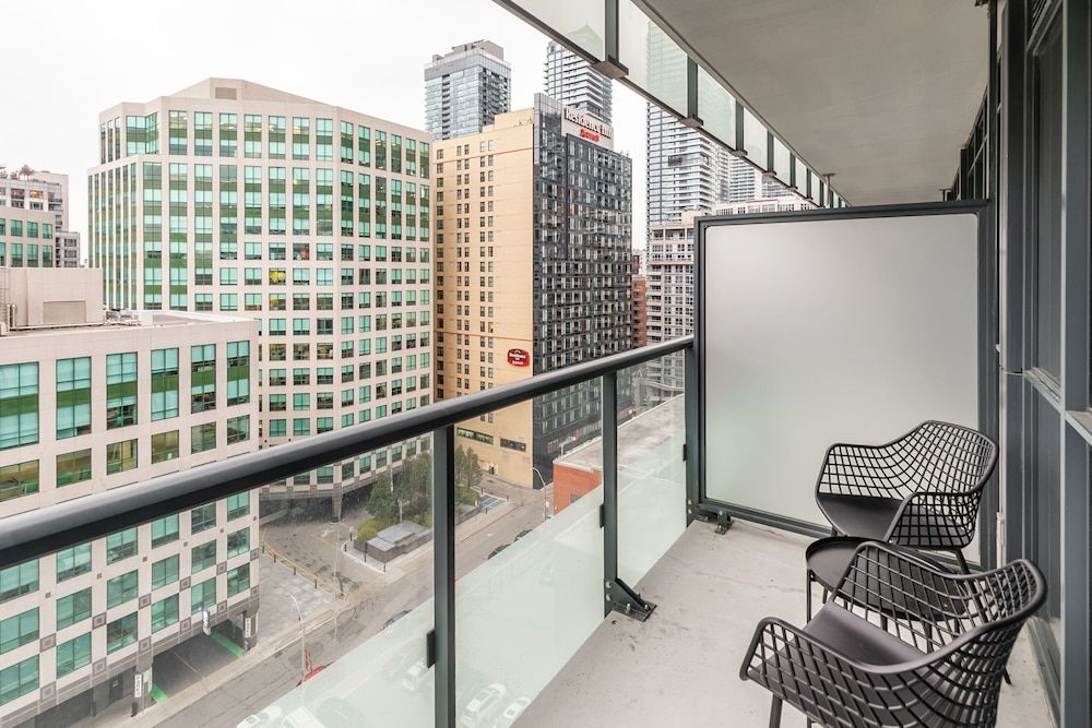 GLOBALSTAY. Modern Downtown Apartments Business Apartment, 1 Bedroom, Kitchen, City View 3