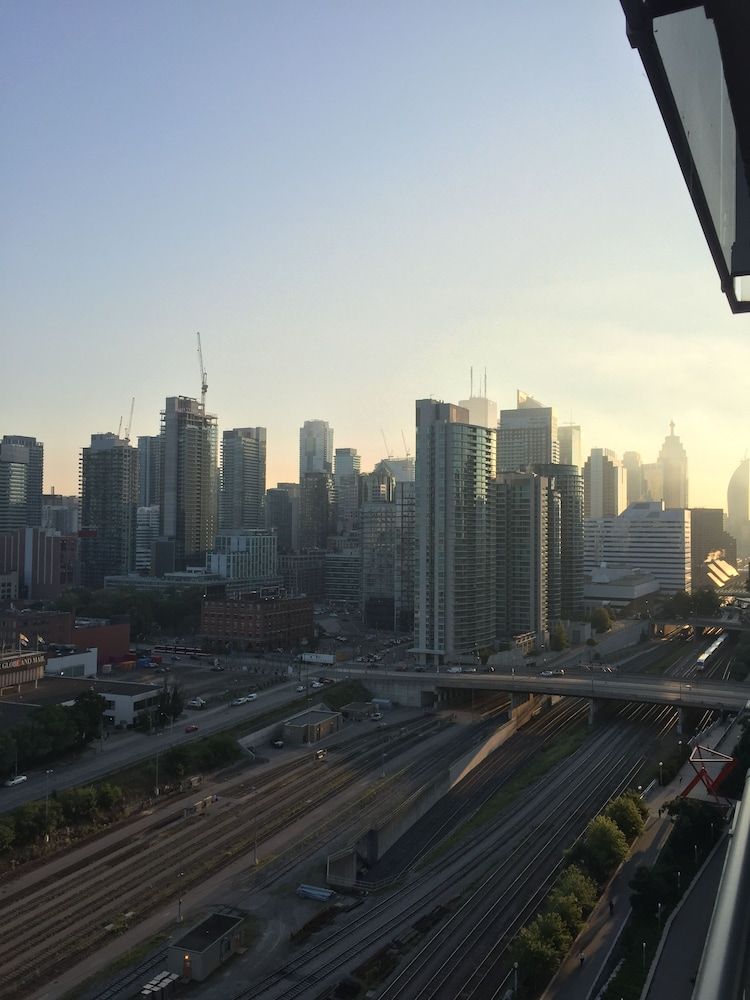 A&A Suites in the heart of Downtown Toronto Deluxe Apartment, City View 28