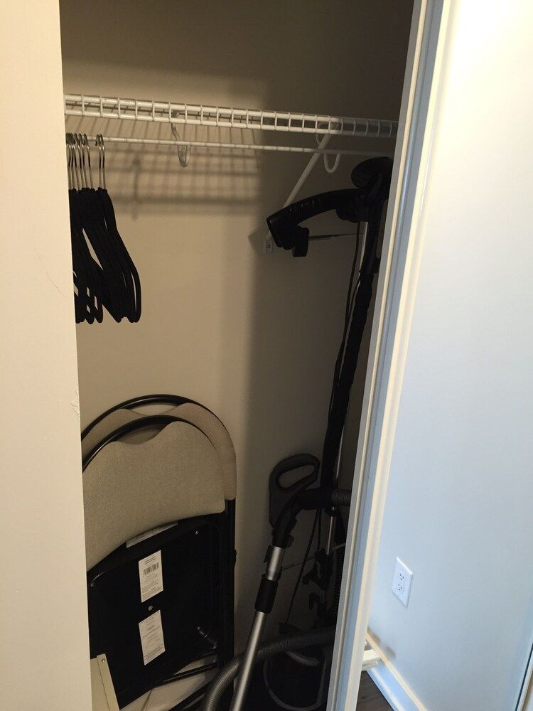 A&A Suites in the heart of Downtown Toronto Deluxe Apartment, City View 13