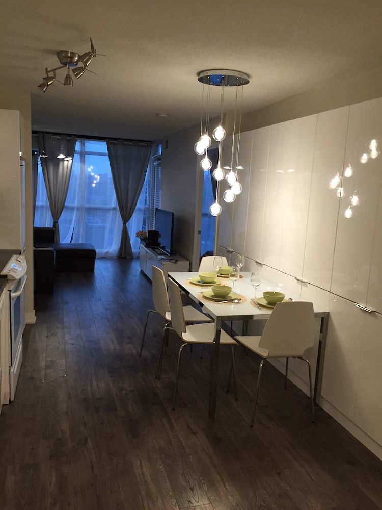 A&A Suites in the heart of Downtown Toronto Deluxe Apartment, City View 18
