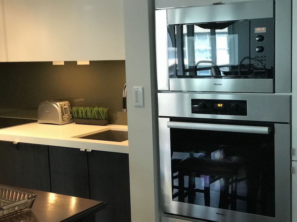 CN Tower View Design apart 3BD-2BA DT City Apartment, Multiple Beds, Non Smoking, City View 17