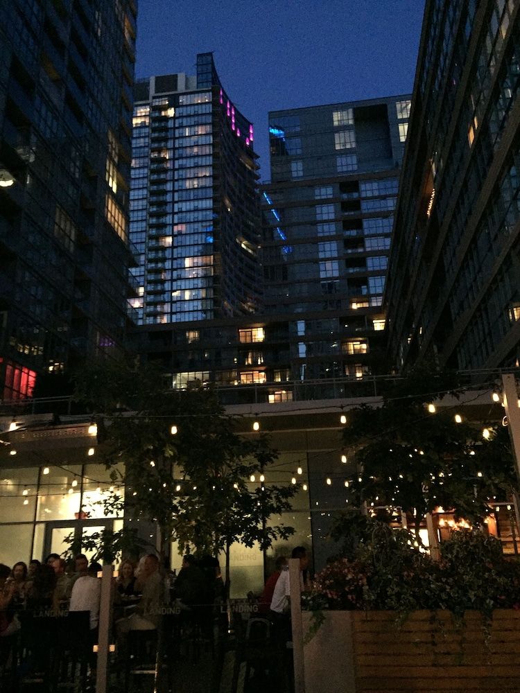 undefined CN Tower View Design apart 3BD-2BA DT 5