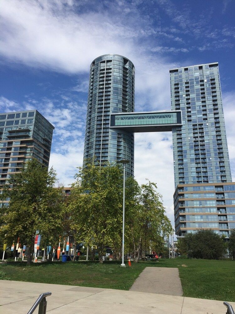 undefined CN Tower View Design apart 3BD-2BA DT 4