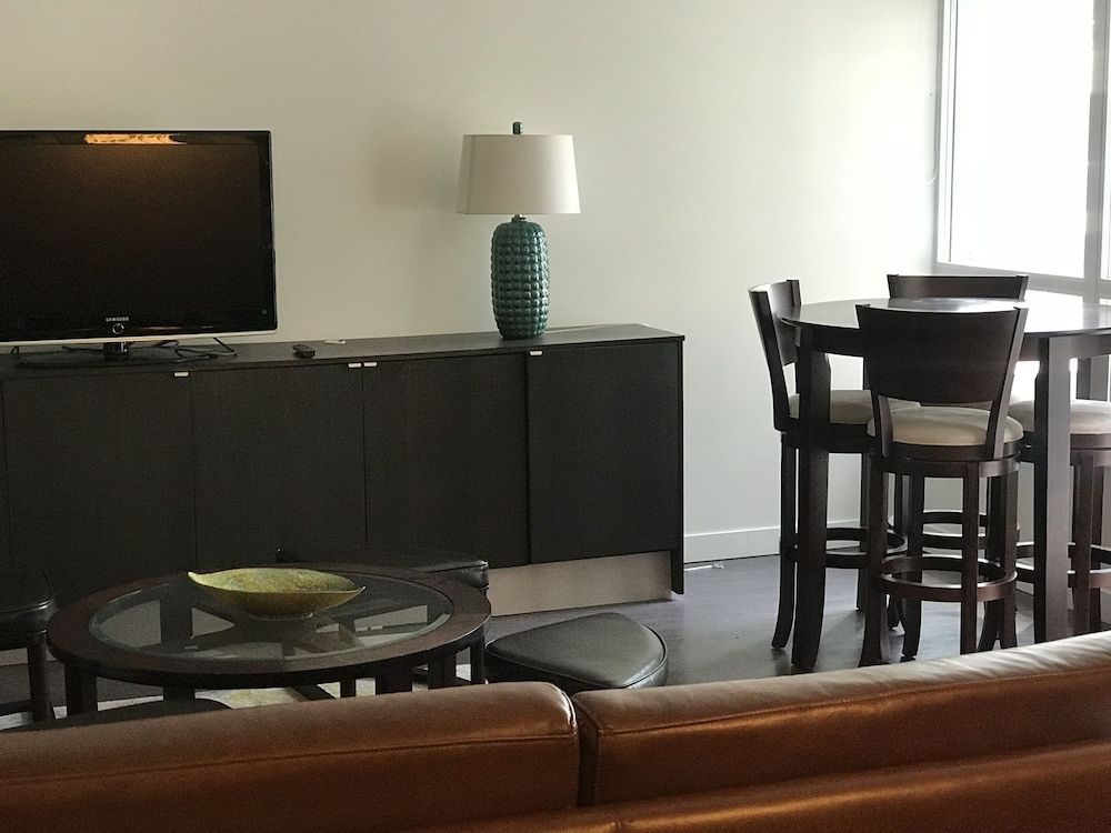 CN Tower View Design apart 3BD-2BA DT City Apartment, Multiple Beds, Non Smoking, City View 30