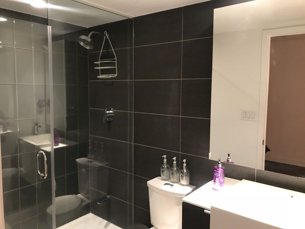 CN Tower View Design apart 3BD-2BA DT City Apartment, Multiple Beds, Non Smoking, City View 34