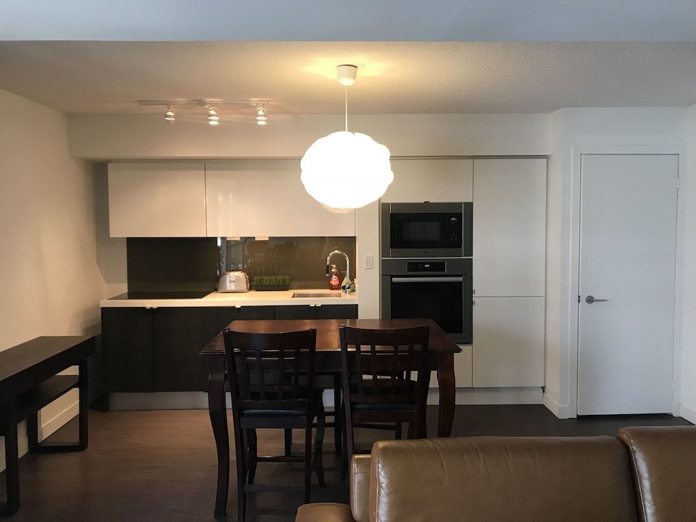 CN Tower View Design apart 3BD-2BA DT City Apartment, Multiple Beds, Non Smoking, City View 19