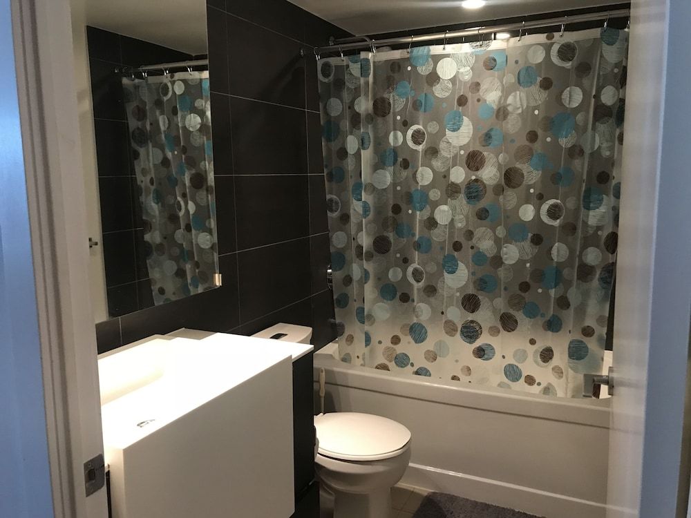 CN Tower View Design apart 3BD-2BA DT City Apartment, Multiple Beds, Non Smoking, City View 35