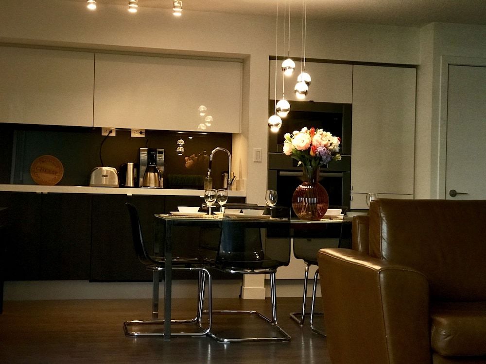 CN Tower View Design apart 3BD-2BA DT City Apartment, Multiple Beds, Non Smoking, City View 15