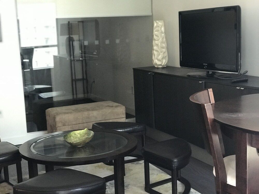 CN Tower View Design apart 3BD-2BA DT City Apartment, Multiple Beds, Non Smoking, City View 31