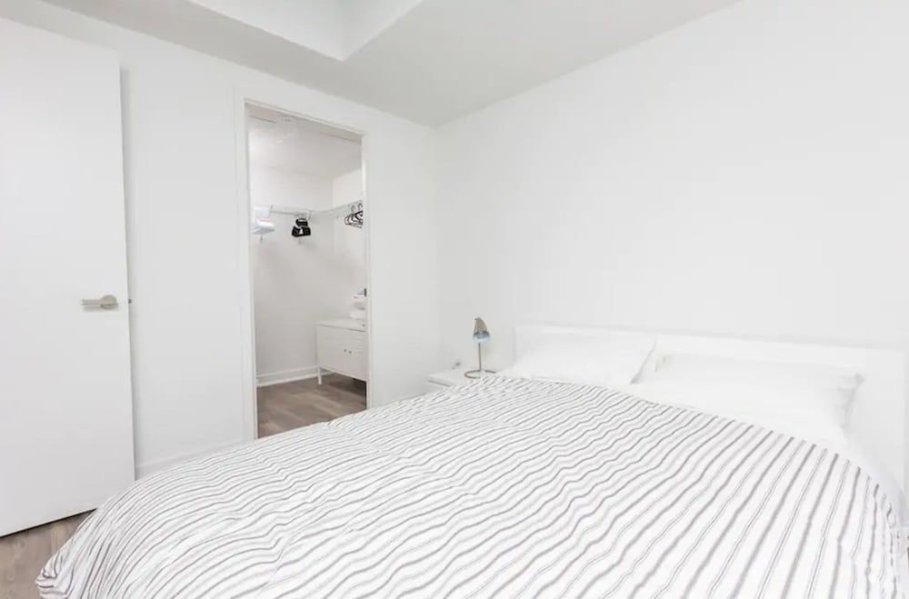 undefined Applewood Suites - Toronto Peter Street 3