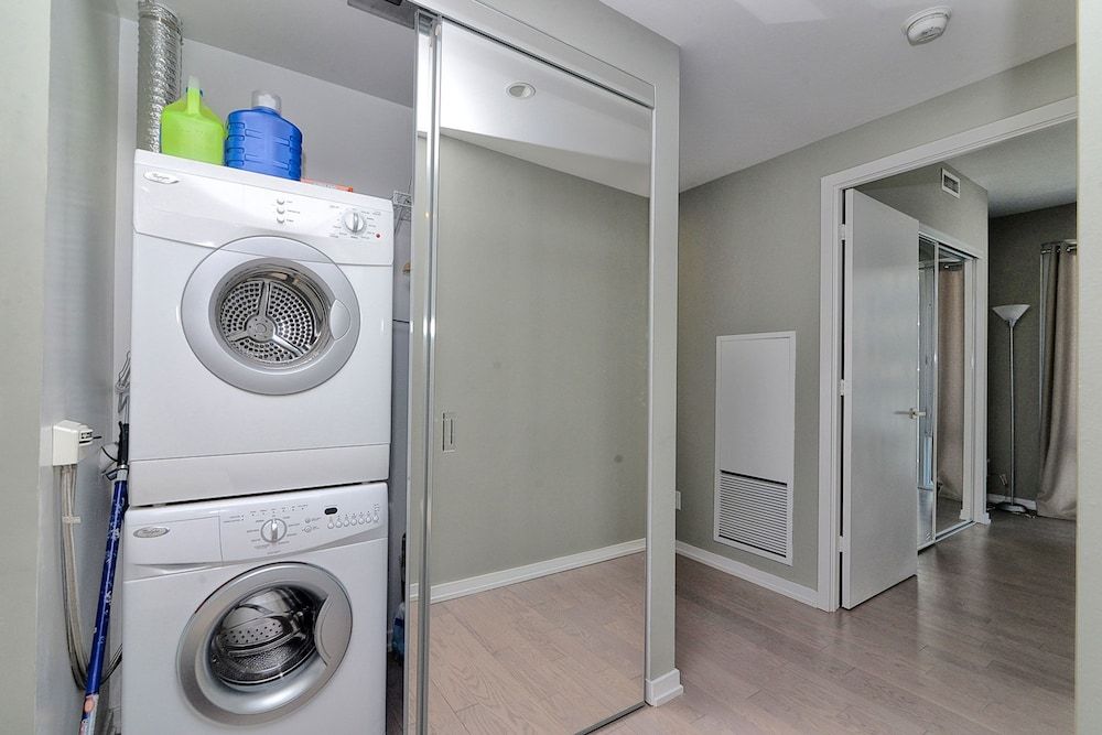 Applewood Suites - Toronto Peter Street City Apartment, Multiple Beds, Non Smoking 7