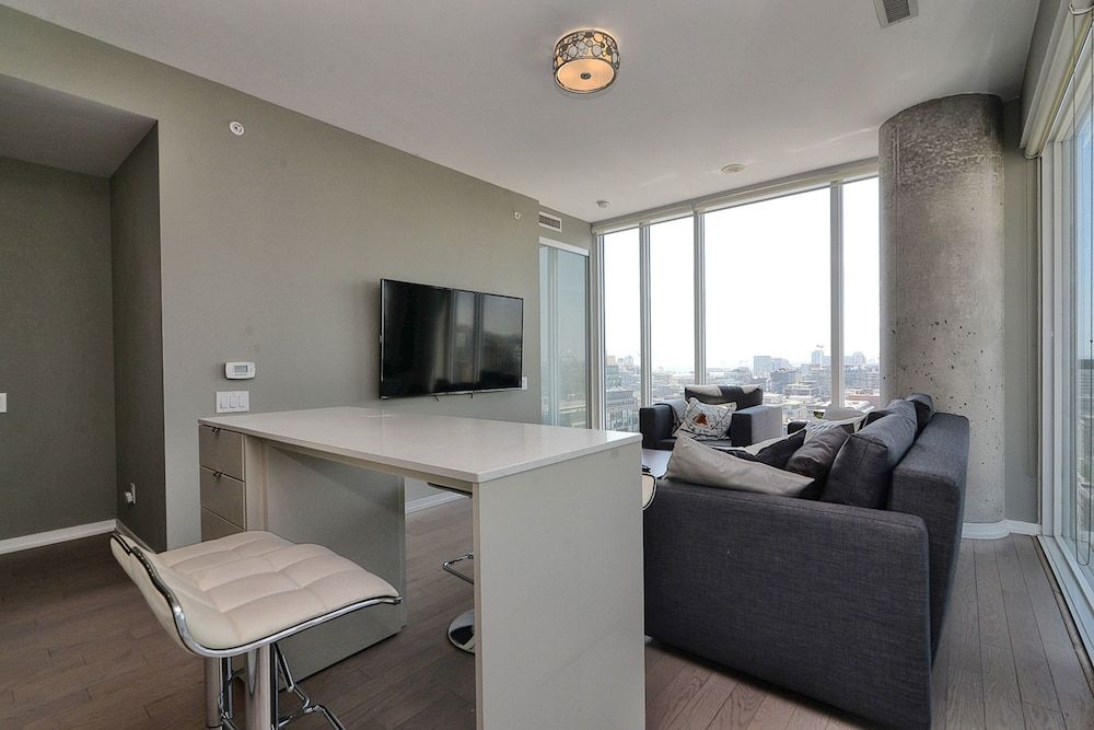 Applewood Suites - Toronto Peter Street City Apartment, Multiple Beds, Non Smoking 10